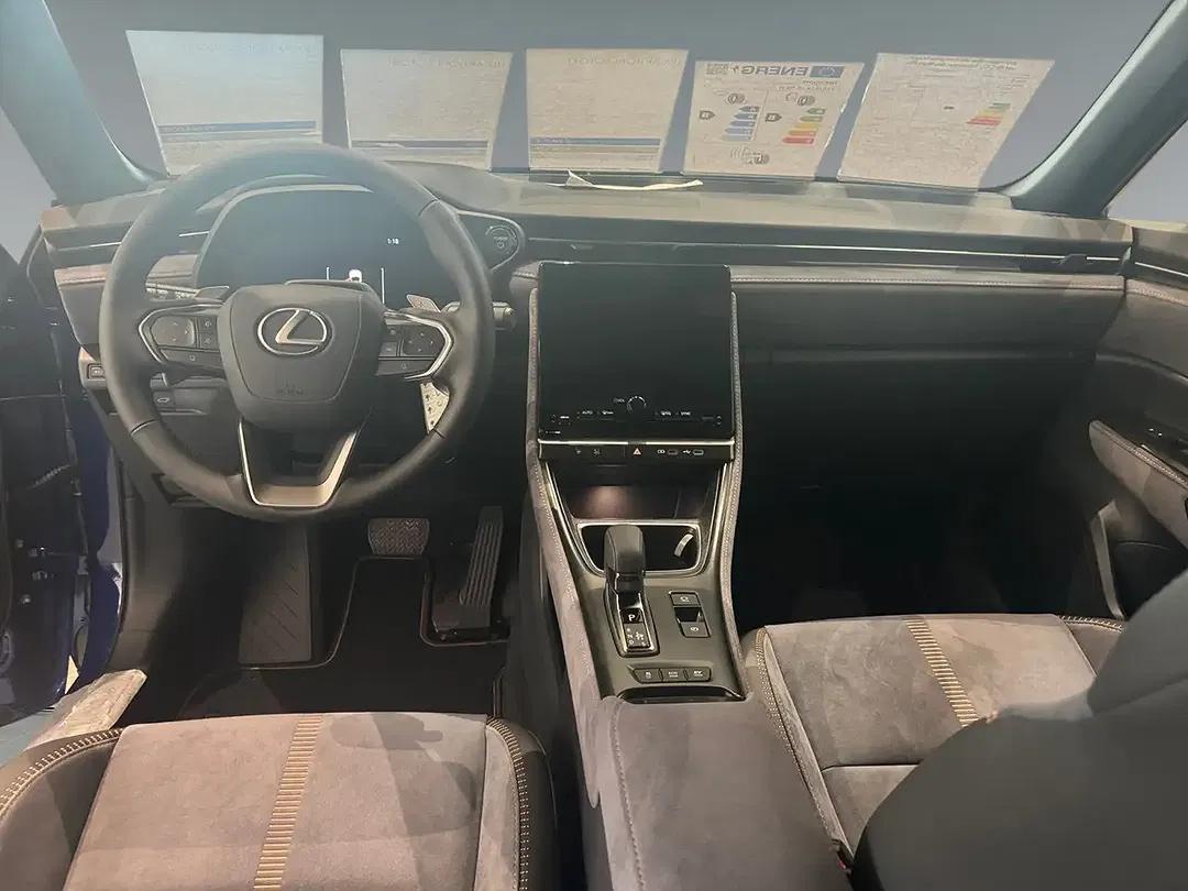 Lexus LBX - Thumbnail 9