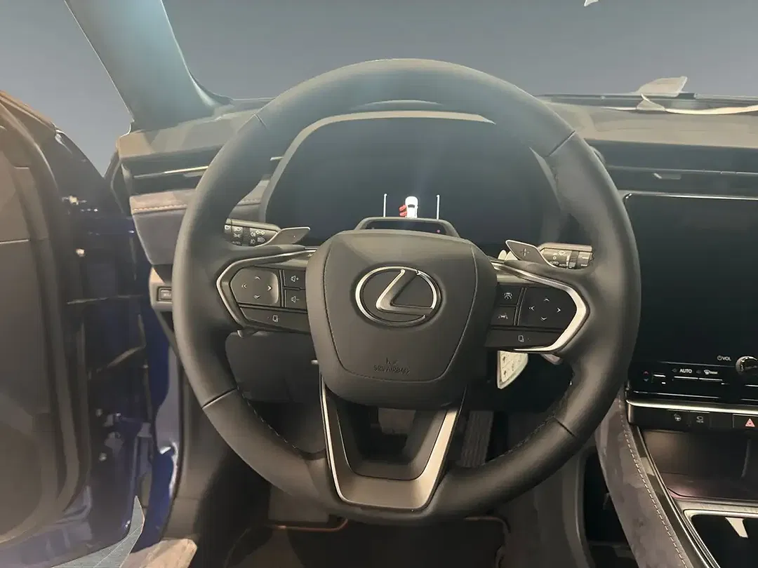 Lexus LBX - Thumbnail 11