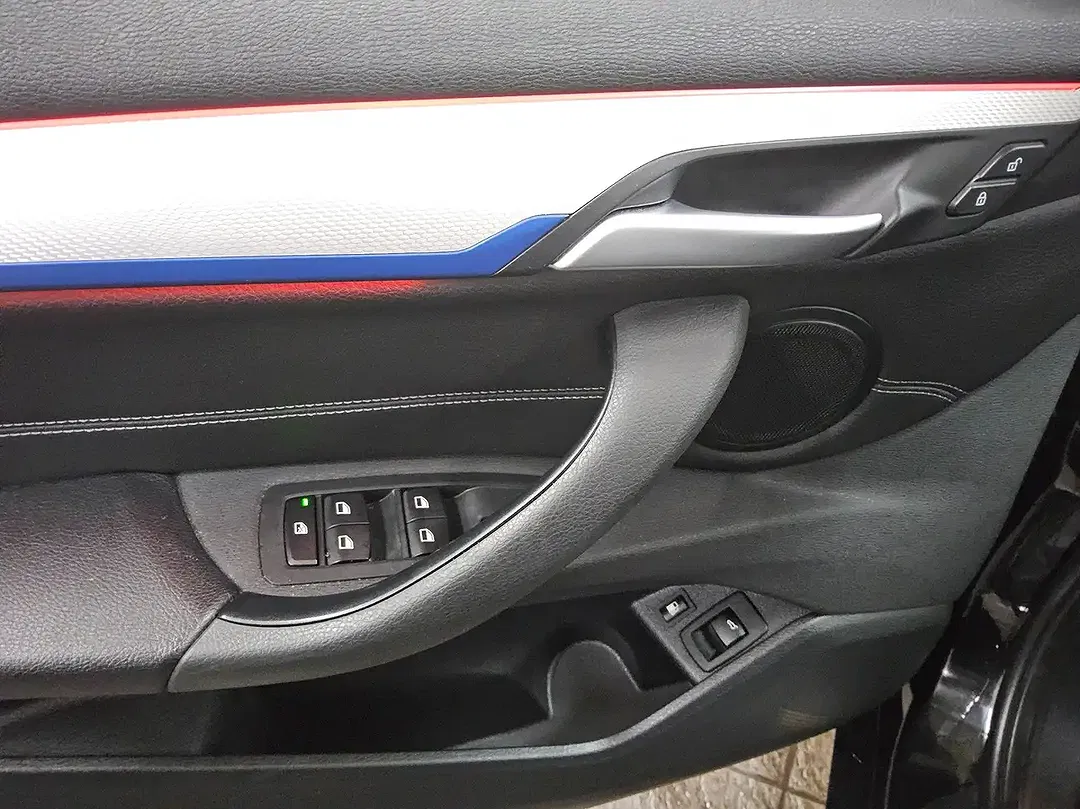 BMW X1 - Thumbnail 9