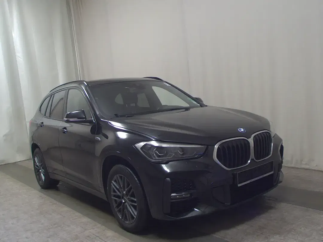 BMW X1 - Thumbnail 3