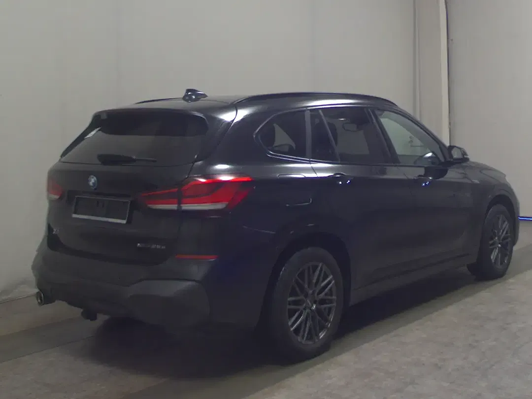BMW X1 - Thumbnail 4