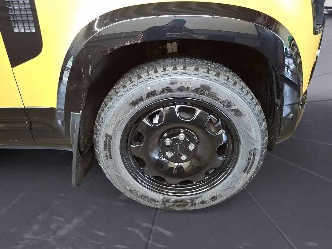 Land Rover Defender - Thumbnail 9