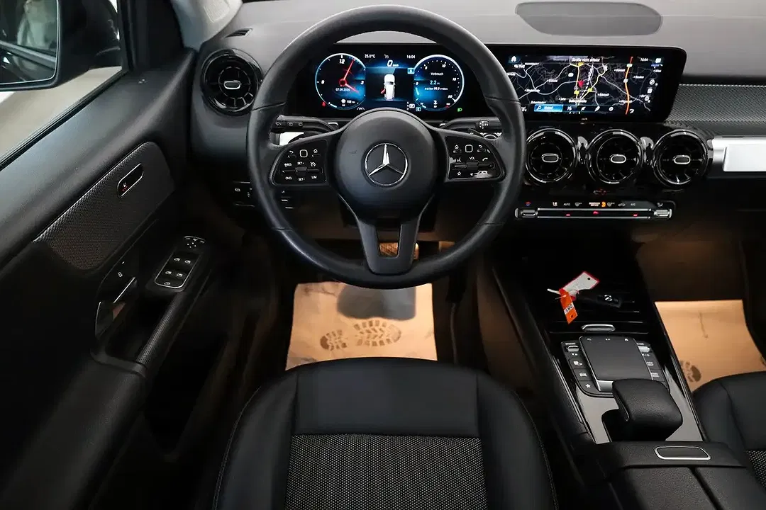 Mercedes-Benz GLB 200 - Thumbnail 10