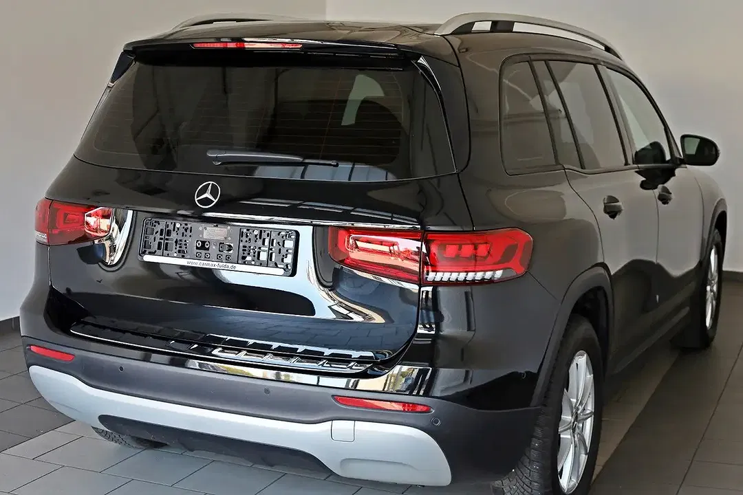Mercedes-Benz GLB 200 - Thumbnail 2