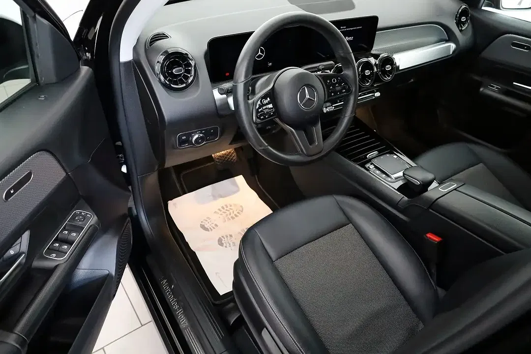 Mercedes-Benz GLB 200 - Thumbnail 9