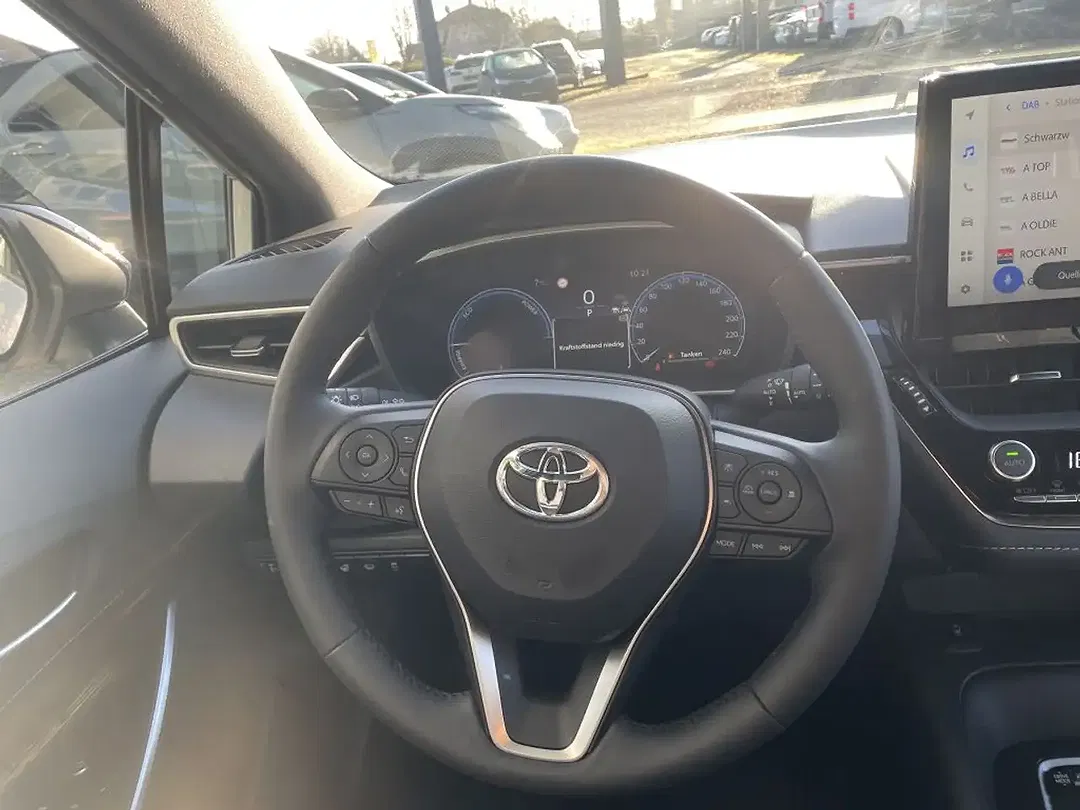 Toyota Corolla - Thumbnail 15