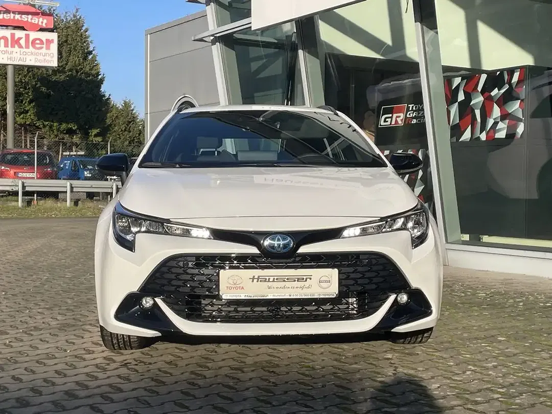 Toyota Corolla - Thumbnail 2