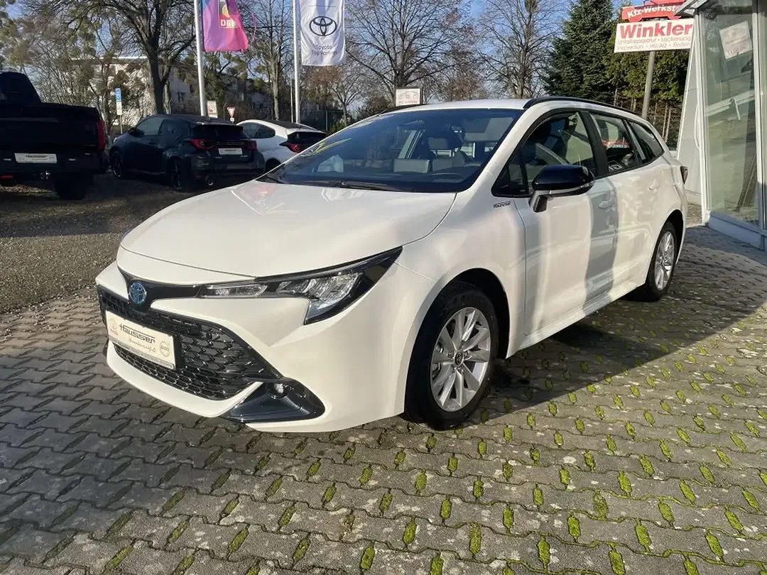 Toyota Corolla - Thumbnail 3