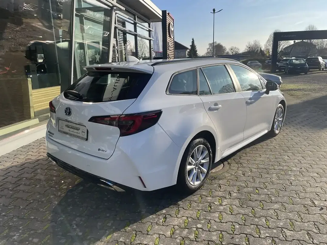 Toyota Corolla - Thumbnail 8