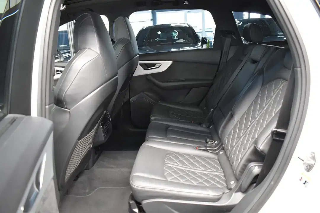 Audi Q7 - Thumbnail 14