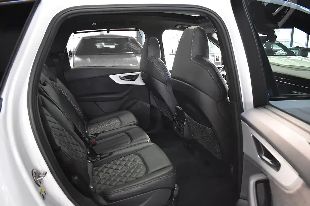 Audi Q7 - Thumbnail 17