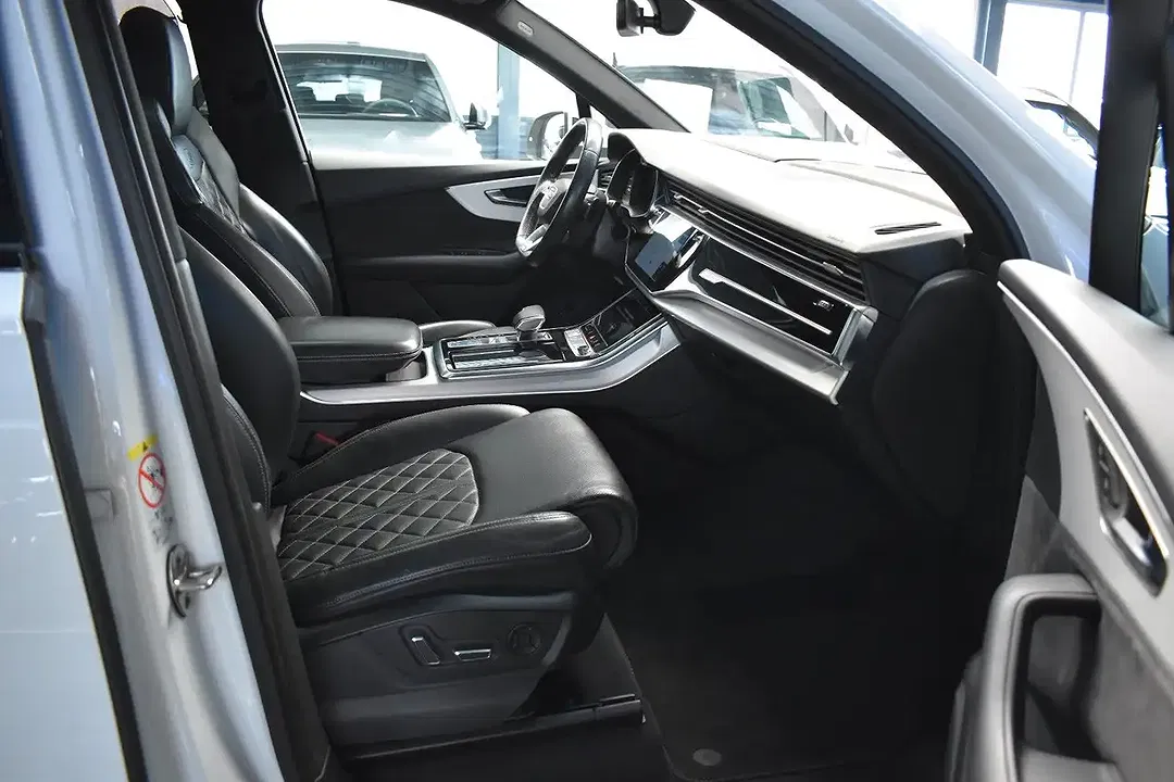 Audi Q7 - Thumbnail 19