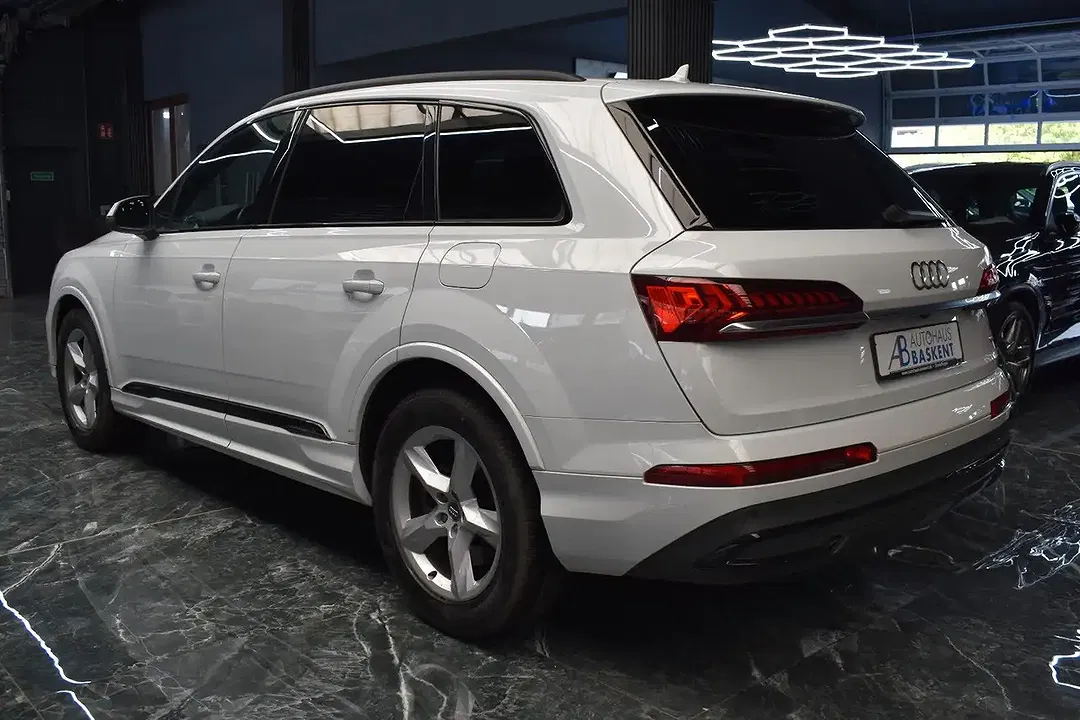 Audi Q7 - Thumbnail 21