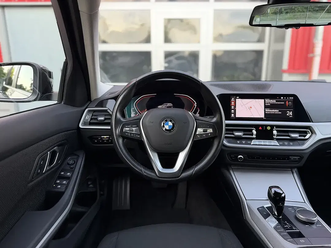 BMW 318 - Thumbnail 14