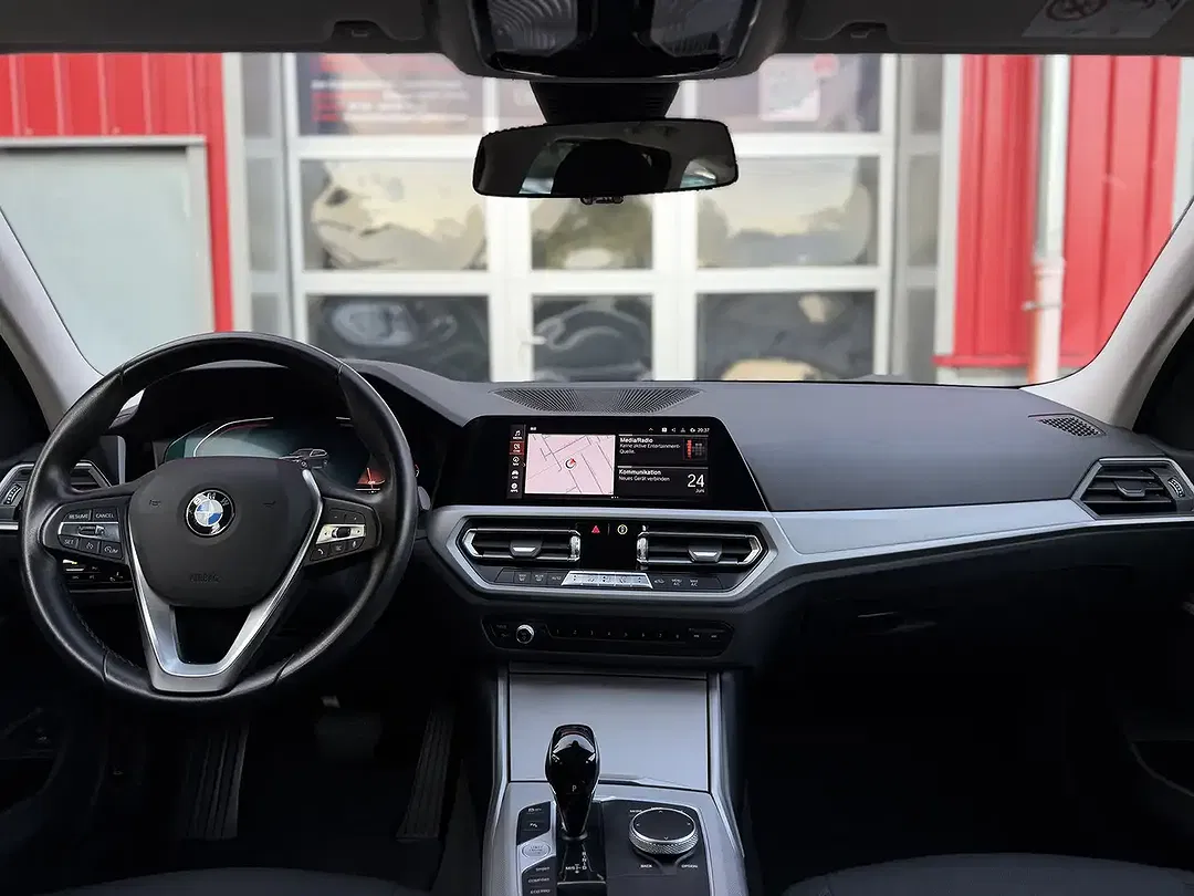 BMW 318 - Thumbnail 15