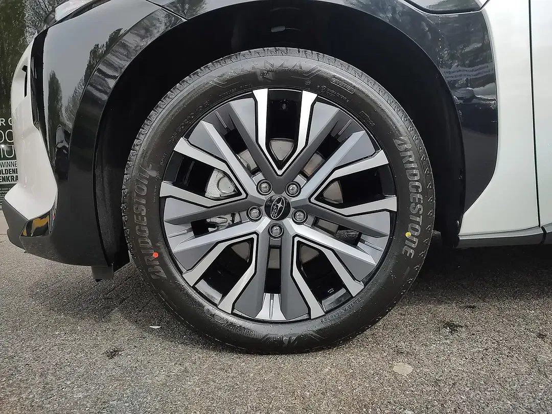 Subaru Solterra - Thumbnail 8
