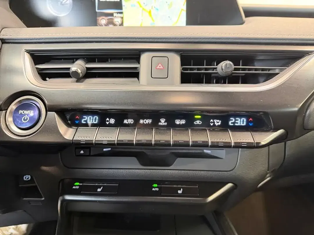 Lexus UX 250h - Thumbnail 13