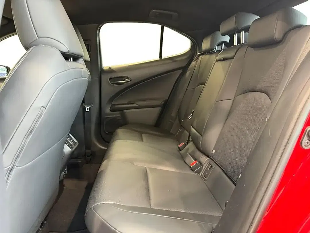 Lexus UX 250h - Thumbnail 14