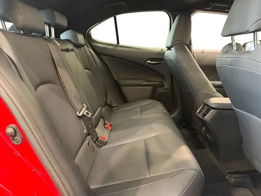 Lexus UX 250h - Thumbnail 16