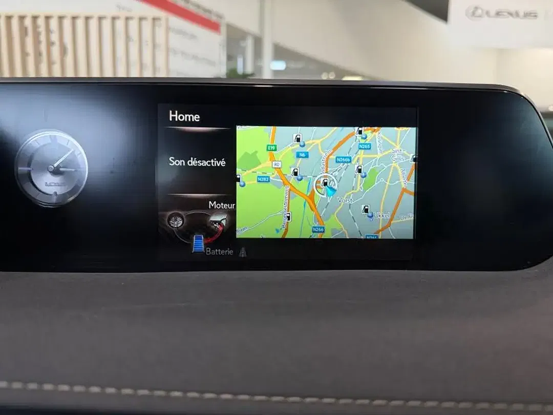 Lexus UX 250h - Thumbnail 18