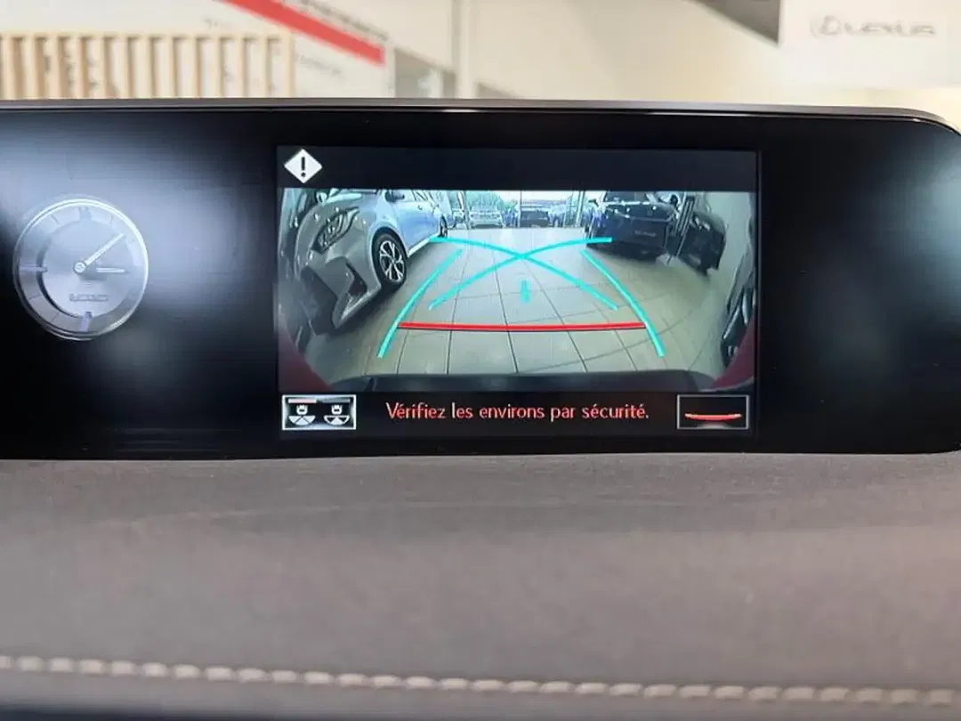 Lexus UX 250h - Thumbnail 19