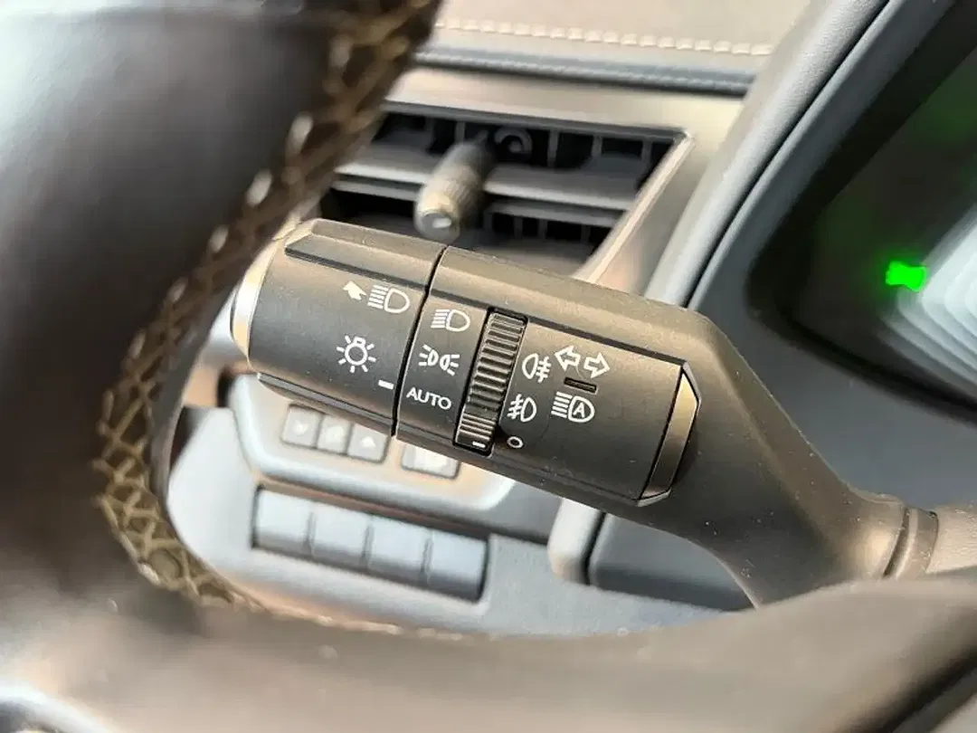 Lexus UX 250h - Thumbnail 21