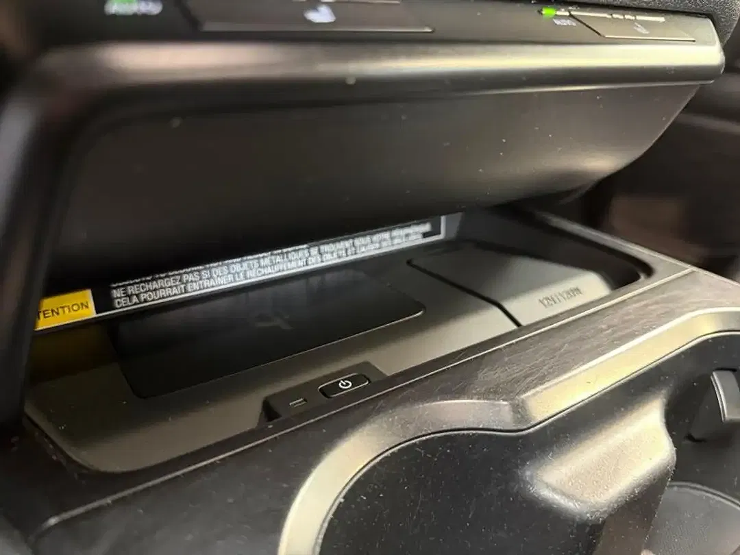 Lexus UX 250h - Thumbnail 24