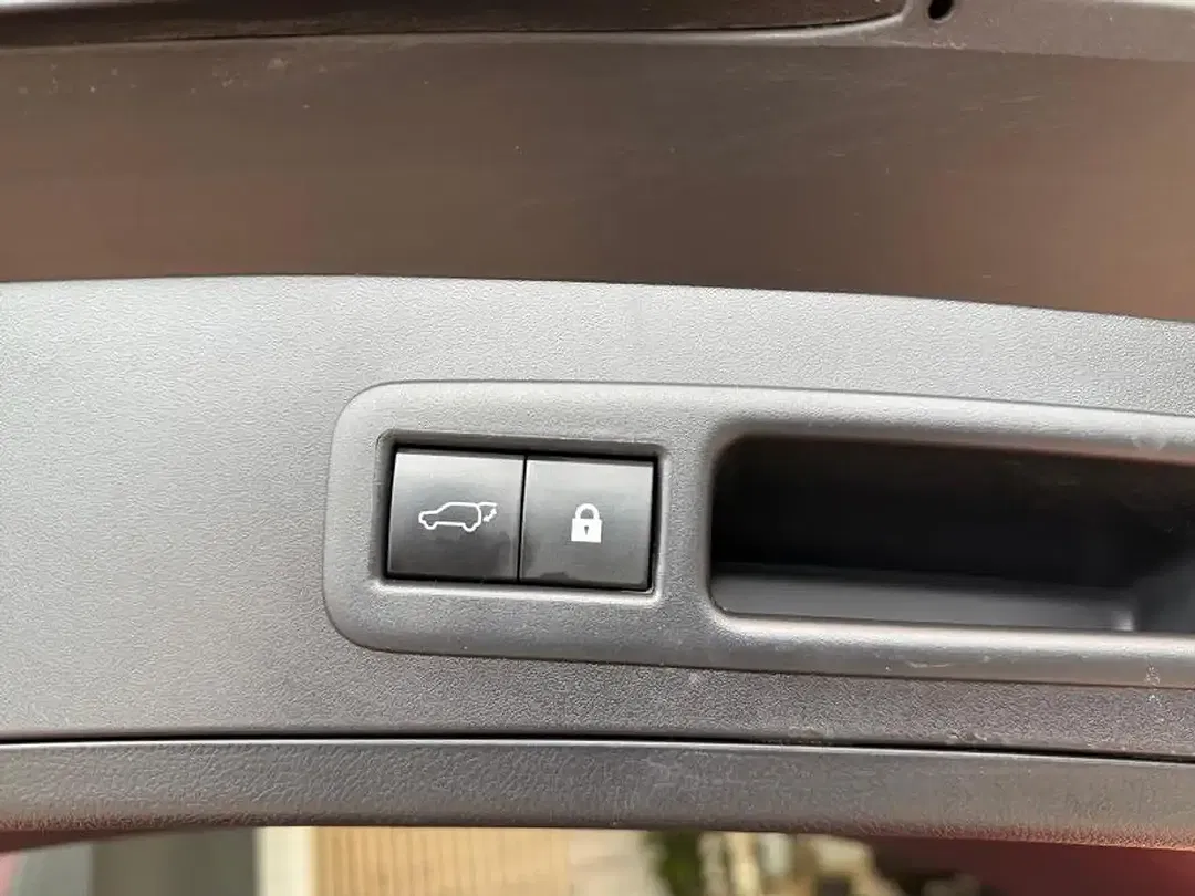 Lexus UX 250h - Thumbnail 27