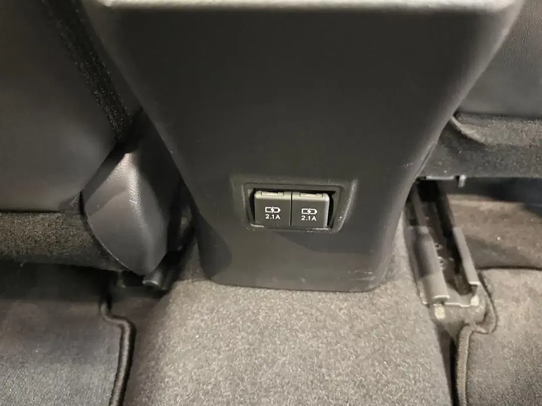 Lexus UX 250h - Thumbnail 28