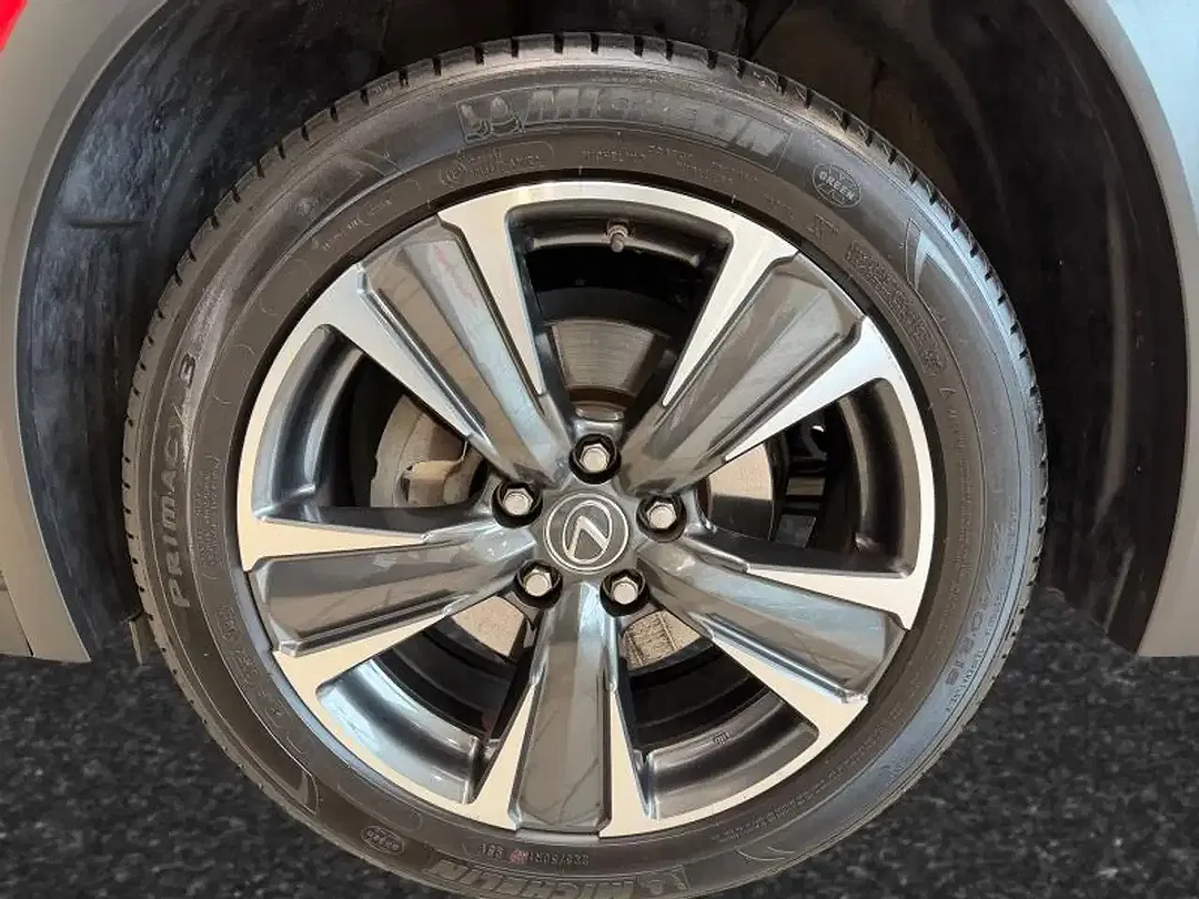 Lexus UX 250h - Thumbnail 7
