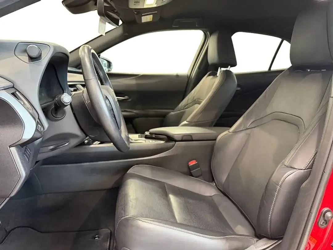 Lexus UX 250h - Thumbnail 8