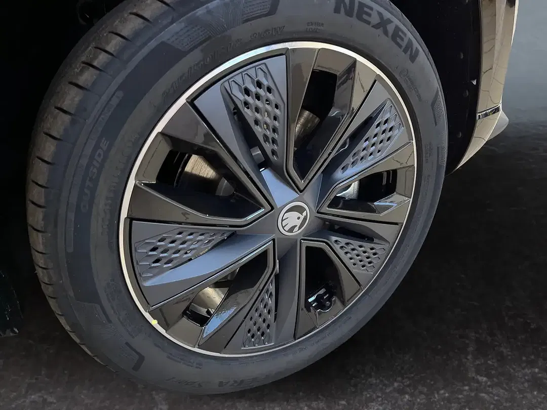 Skoda Karoq - Thumbnail 14