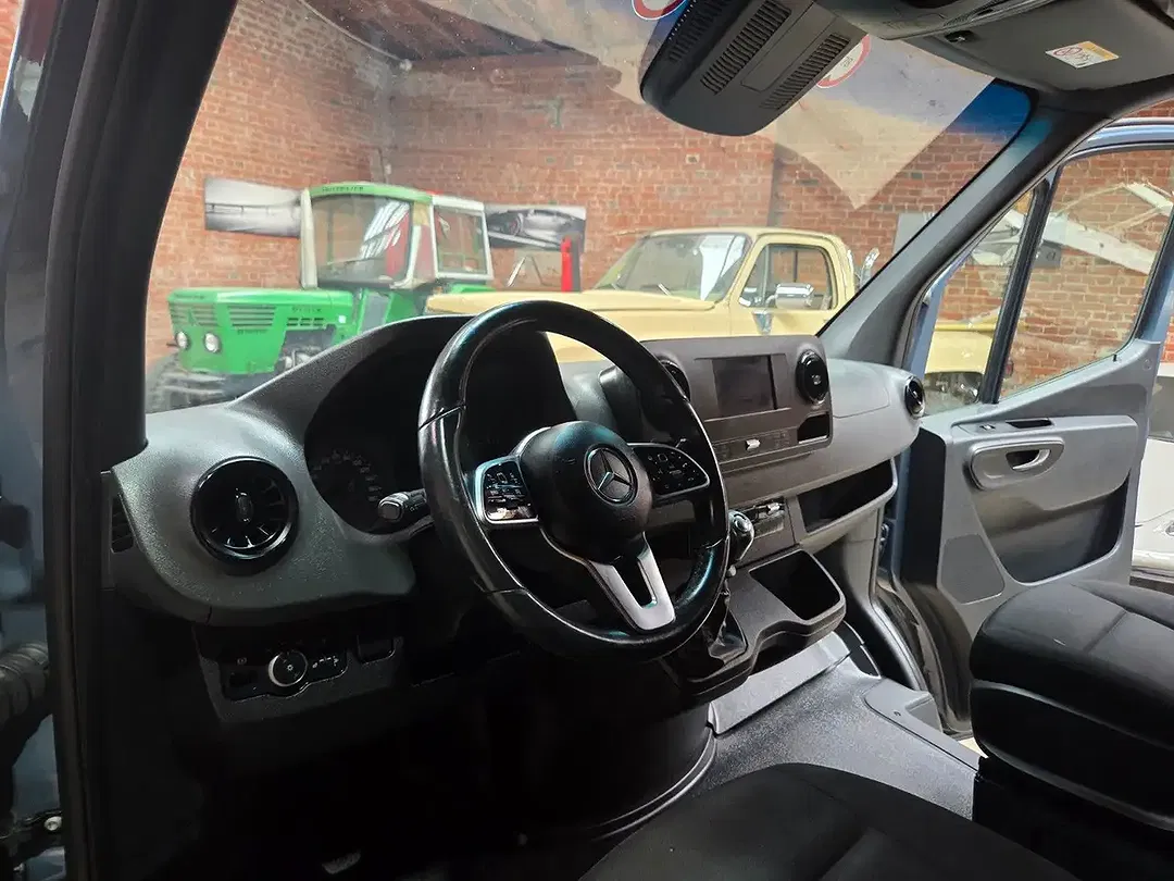 Mercedes-Benz Sprinter - Thumbnail 12