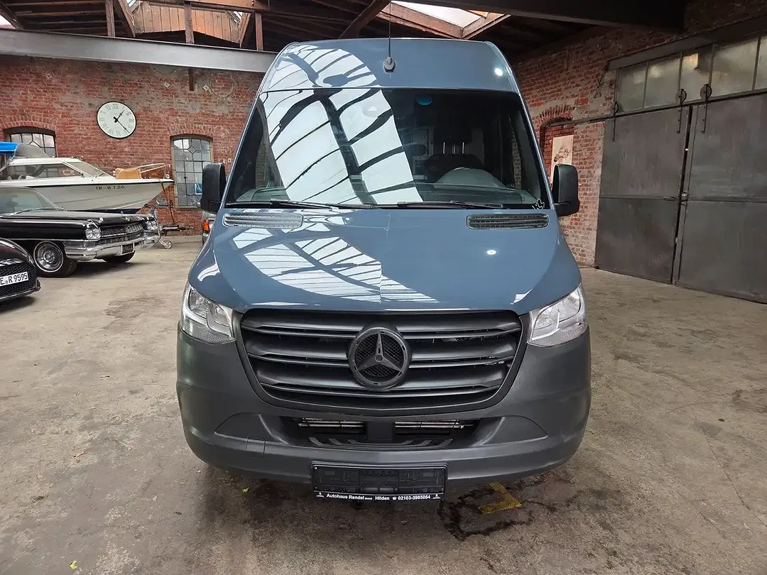 Mercedes-Benz Sprinter - Thumbnail 2
