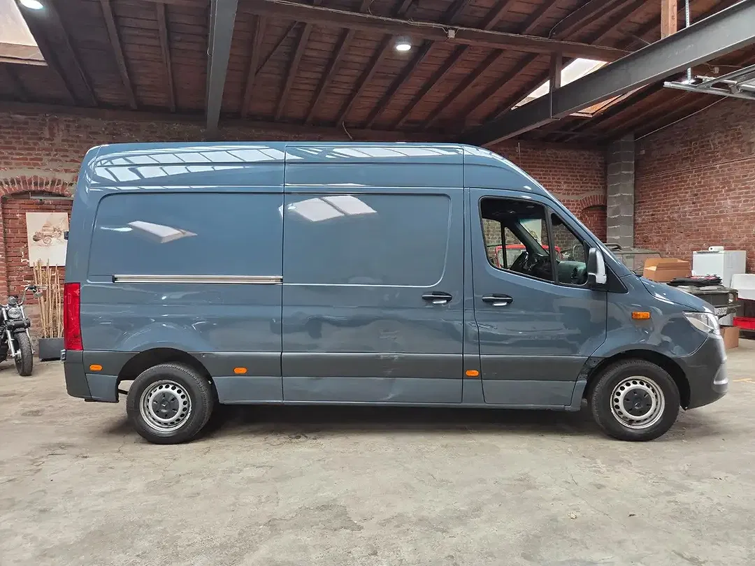 Mercedes-Benz Sprinter - Thumbnail 4