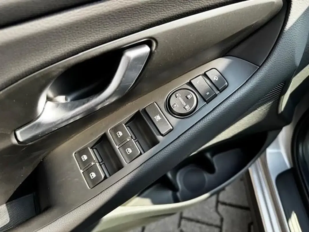 Hyundai i30 - Thumbnail 15