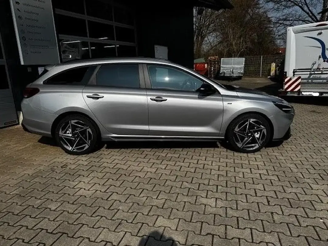 Hyundai i30 - Thumbnail 3