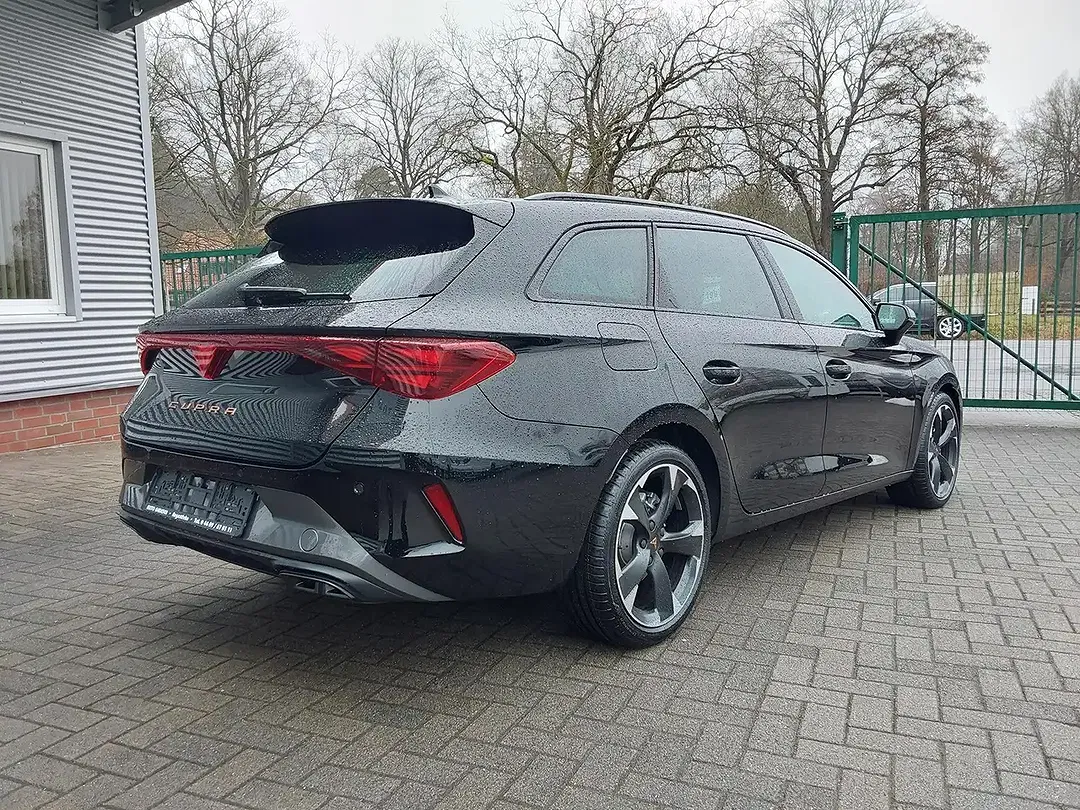 CUPRA Leon - Thumbnail 2