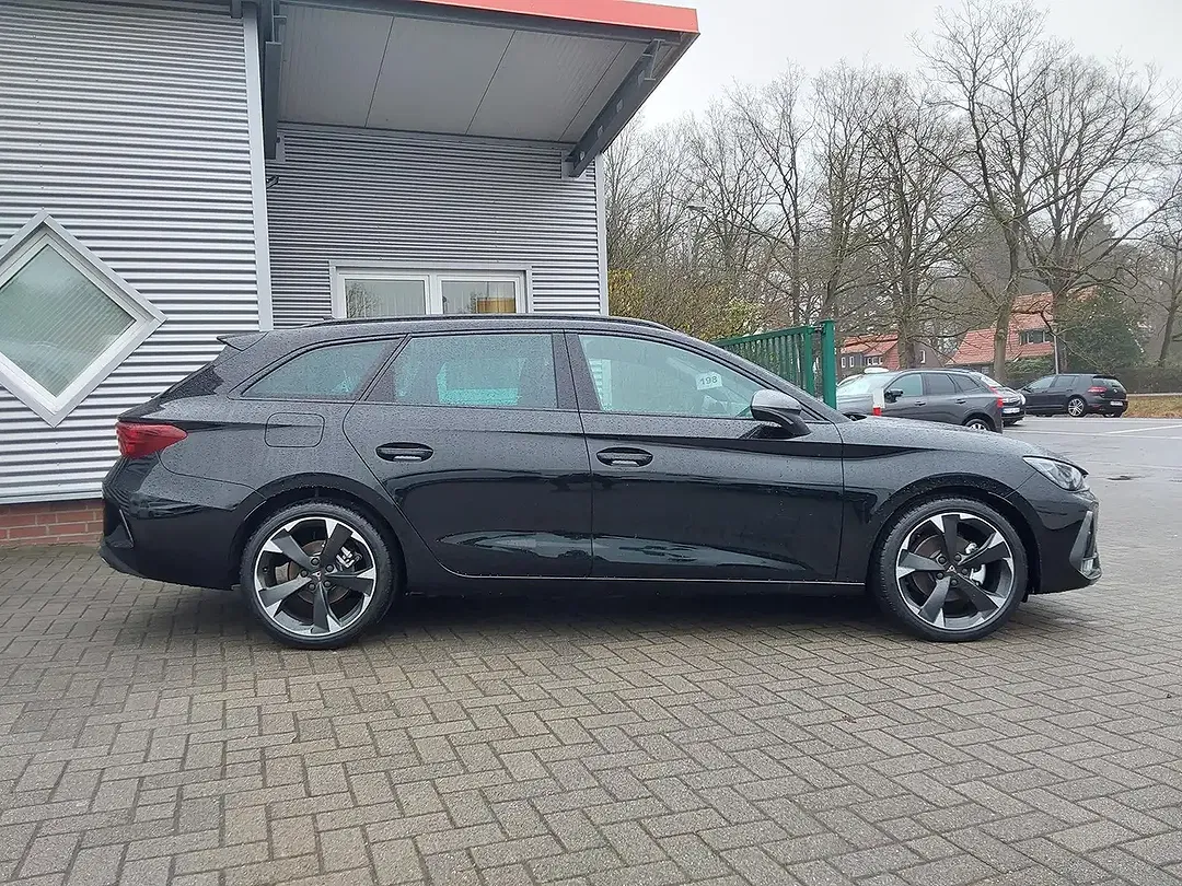 CUPRA Leon - Thumbnail 3
