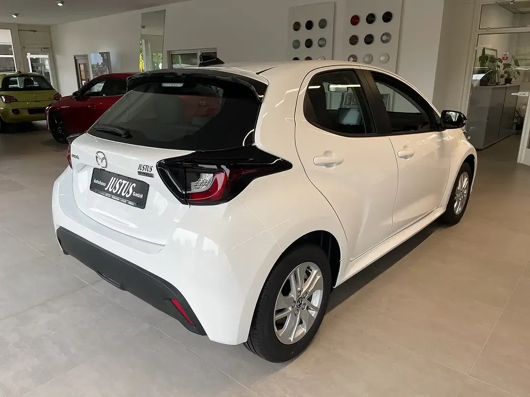 Mazda 2 - Thumbnail 3
