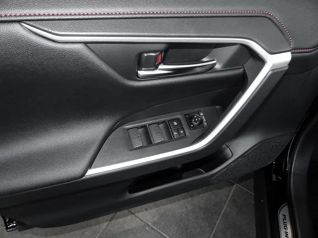 Toyota RAV 4 - Thumbnail 13