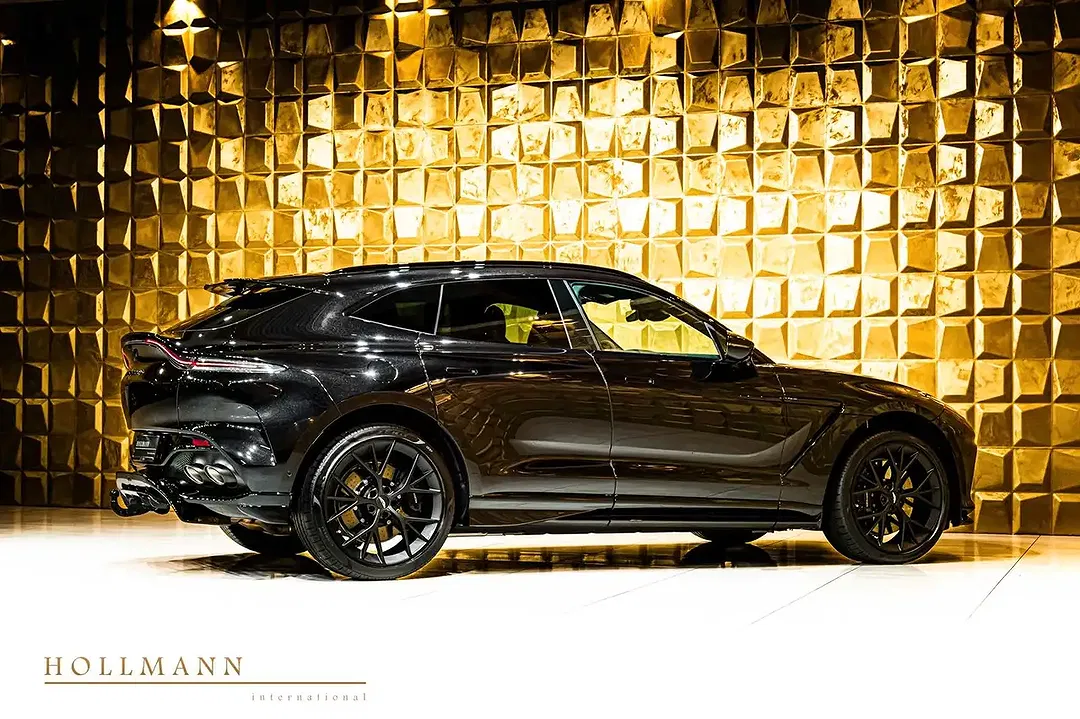 Aston Martin DBX - Thumbnail 4