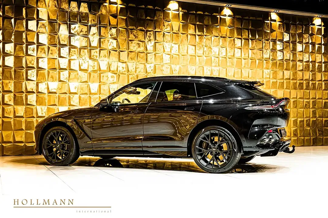 Aston Martin DBX - Thumbnail 6