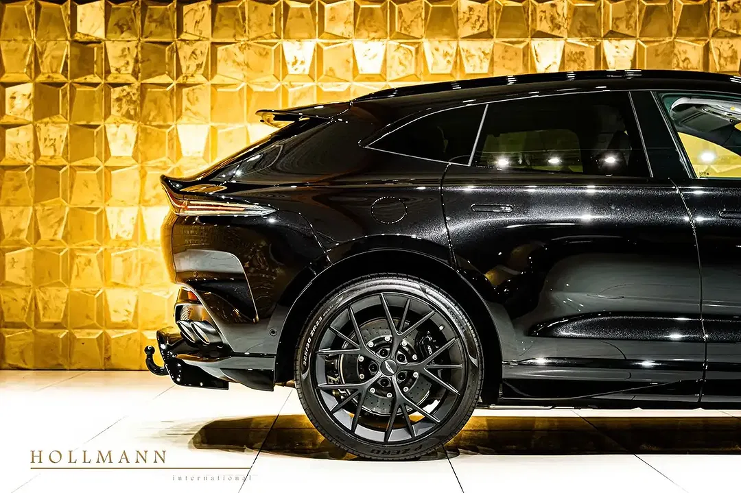 Aston Martin DBX - Thumbnail 8