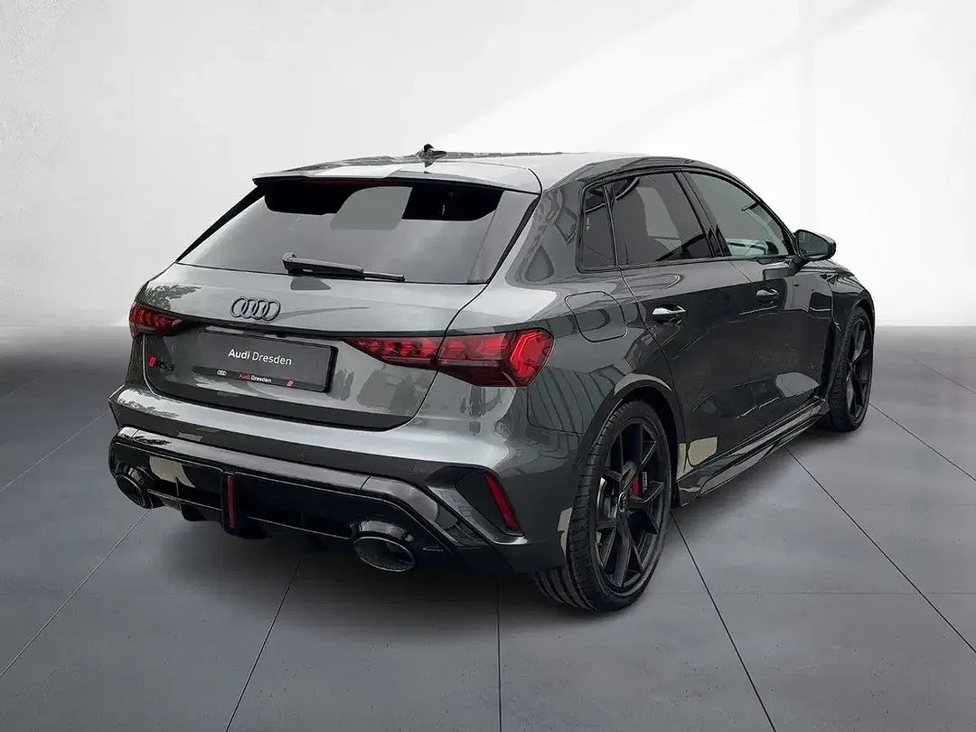 Audi RS3 - Thumbnail 2