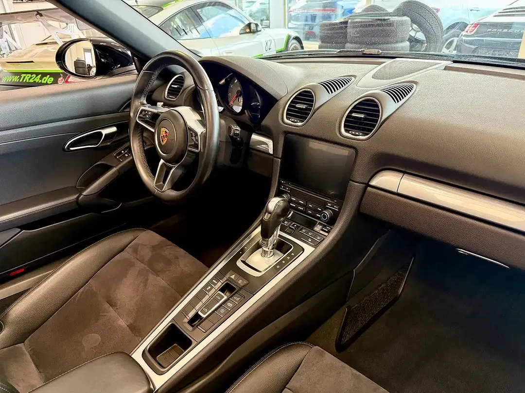 Porsche Boxster - Thumbnail 11