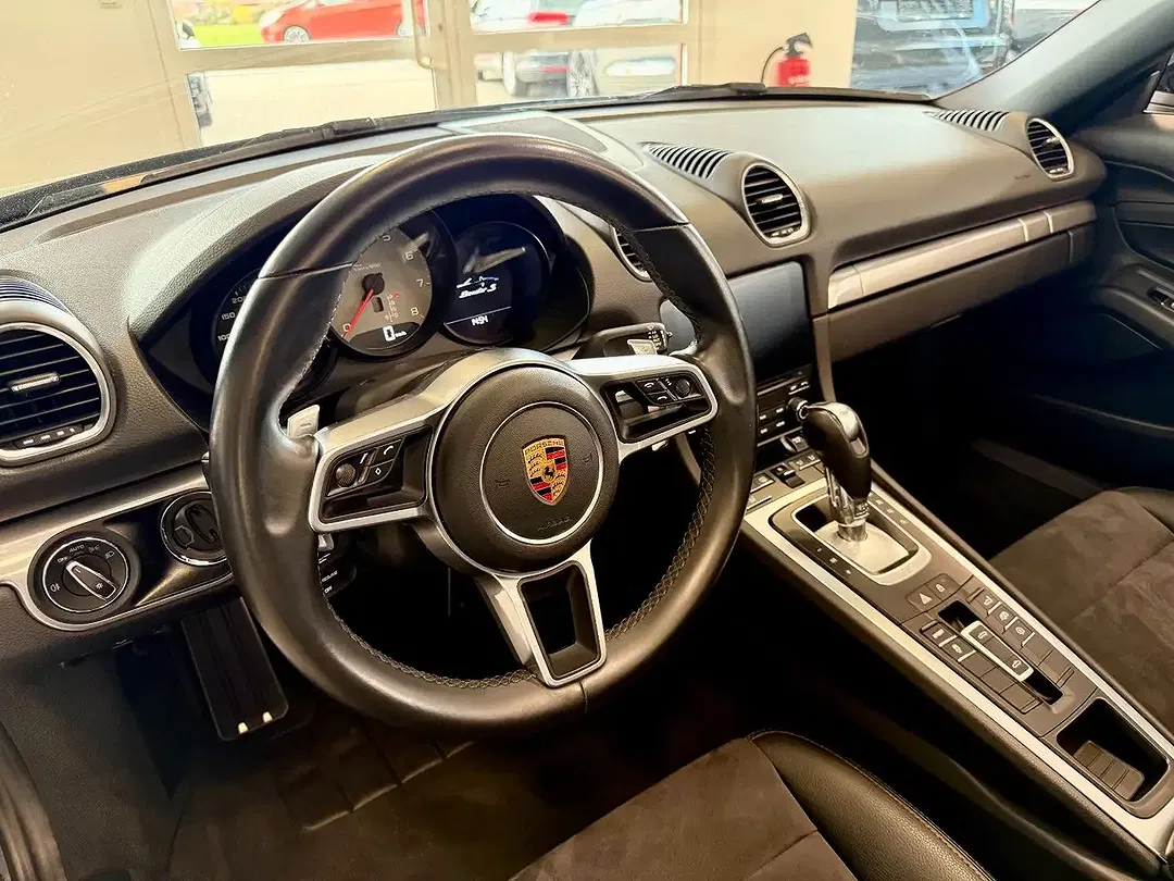 Porsche Boxster - Thumbnail 12