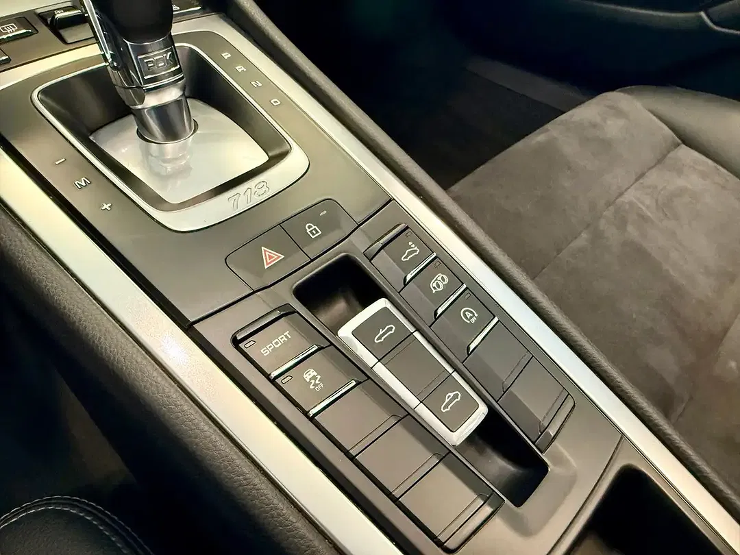 Porsche Boxster - Thumbnail 15