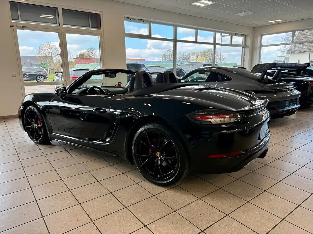 Porsche Boxster - Thumbnail 5