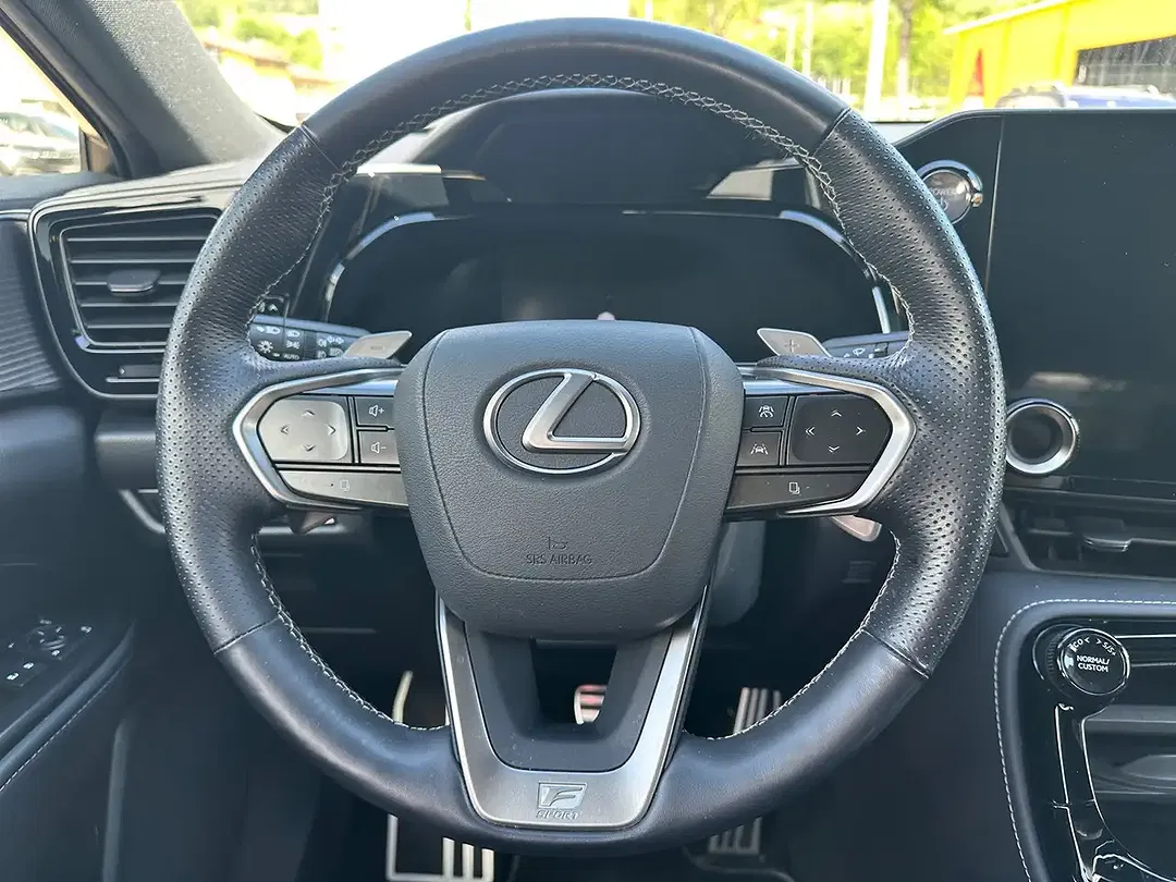 Lexus NX 450h+ - Thumbnail 6